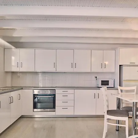 Erato Periyali * Vasilikí